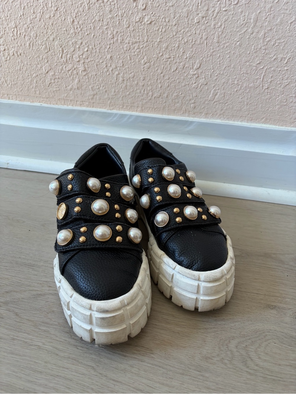 Karl Lagerfeld Black Pearl-Embellished Platform Sneakers